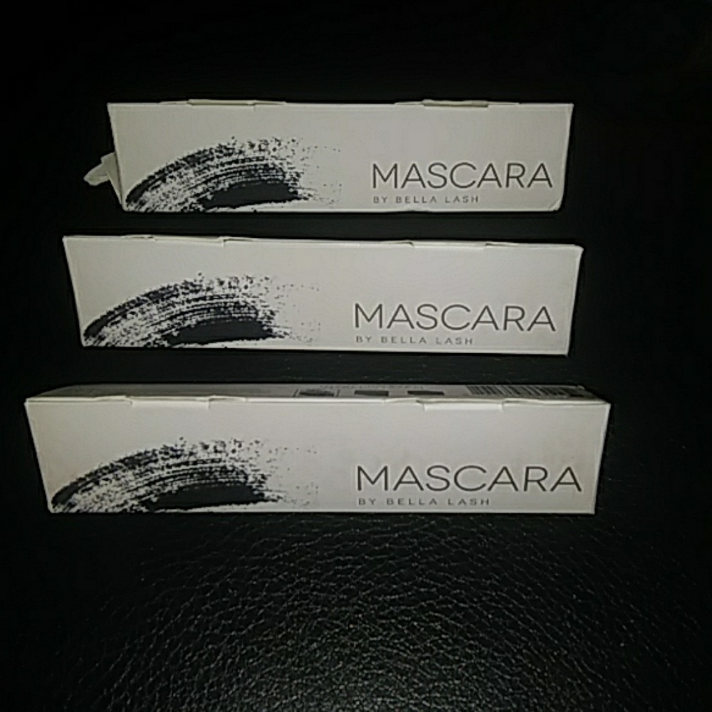 Natural touch ultra fine mascara